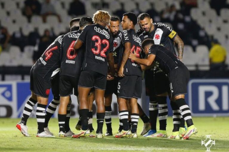 Vasco faz acordo para vender 70% do clube por R$ 700 milhões