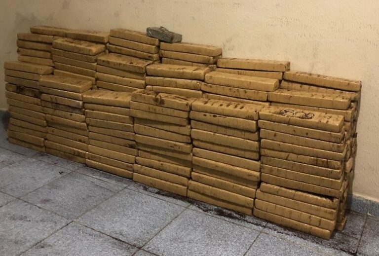 Suspeito de homicídios é preso pelo Cope com 300kg de maconha