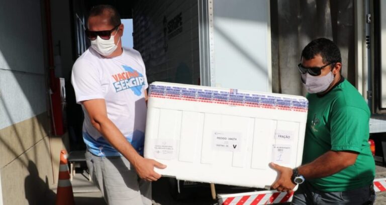 Sergipe recebe mais de 60 mil doses de vacina contra a Covid-19