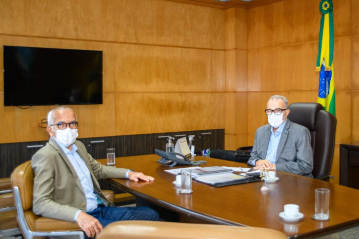 Presidente do Tribunal de Contas recebe visita do prefeito de Aracaju