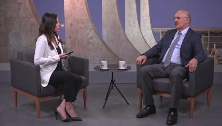 À CNN, Ribeiro nega que Bolsonaro tenha pedido para favorecer pastores e diz que fica no cargo