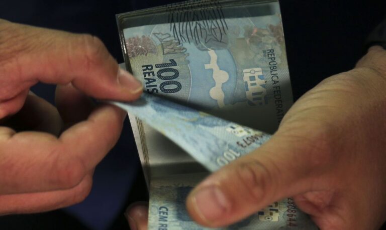 Caixa deposita Bolsa Família a beneficiários de NIS de final 9