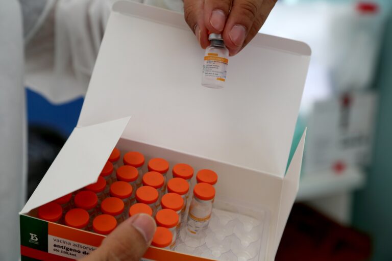 Estudo da UFS avalia resposta vacinal contra covid-19 em idosos institucionalizados