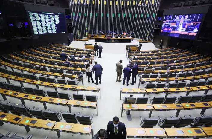 Plenário da Câmara se reúne hoje para votar PEC da Transição