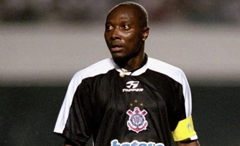 Freddy Rincón, ex-jogador de futebol, morre aos 55 anos após acidente de carro
