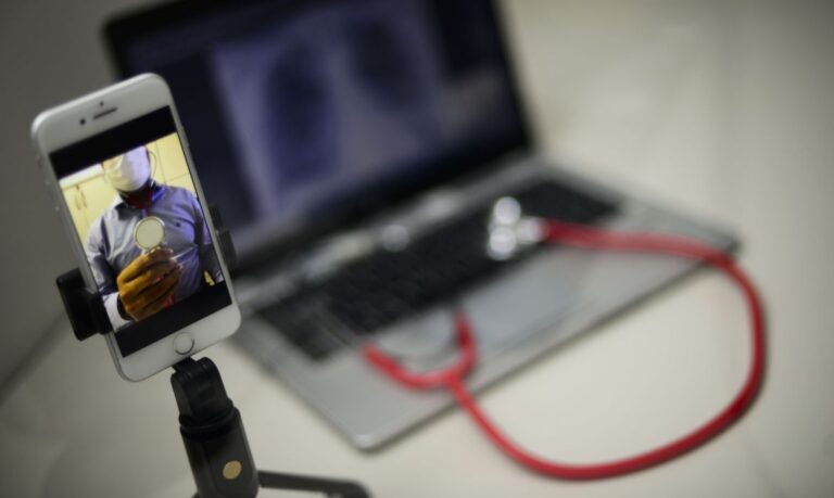 Telemedicina gera 80% de economia e resolve quase 90% das queixas