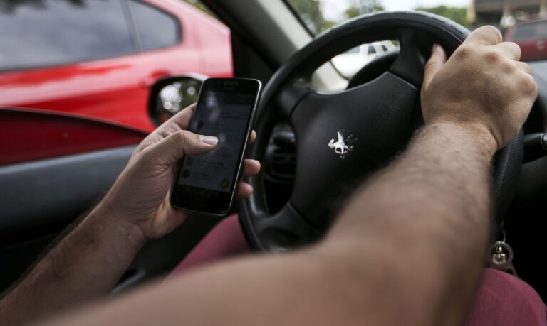Três segundos ao celular são suficientes para causar acidentes fatais no trânsito