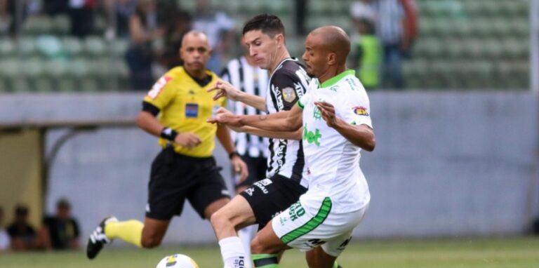 Em duelo intenso, América-MG bate Atlético por 2 a 1