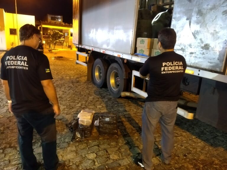 PF prende caminhoneiro e apreende cerca de 50 kg de crack