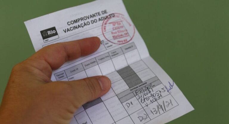 Comprovante de vacinação agora pode ser acessado offline