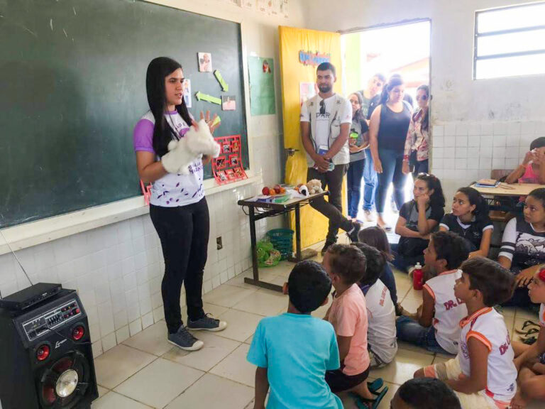 Projeto da UFS orienta população sobre leishmaniose visceral canina
