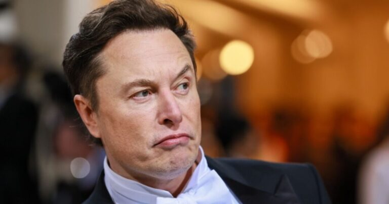 Musk restaura contas de jornalistas no Twitter após reação negativa sobre suspensões