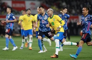 Neymar decide de pênalti, e Brasil vence o Japão em amistoso