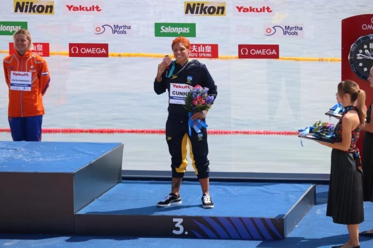 Ana Marcela leva o bronze nos 10km do Mundial da Hungria