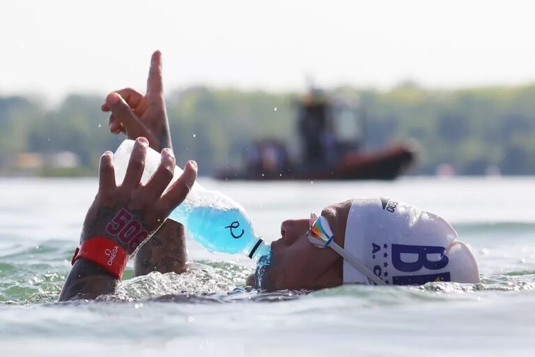 Ana Marcela é pentacampeã mundial dos 25km de águas abertas