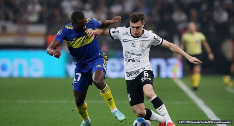 Corinthians desafia Boca por vaga às quartas de final da Libertadores