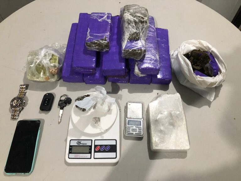Ação conjunta prende três homens e apreende 8kg de drogas em Aracaju