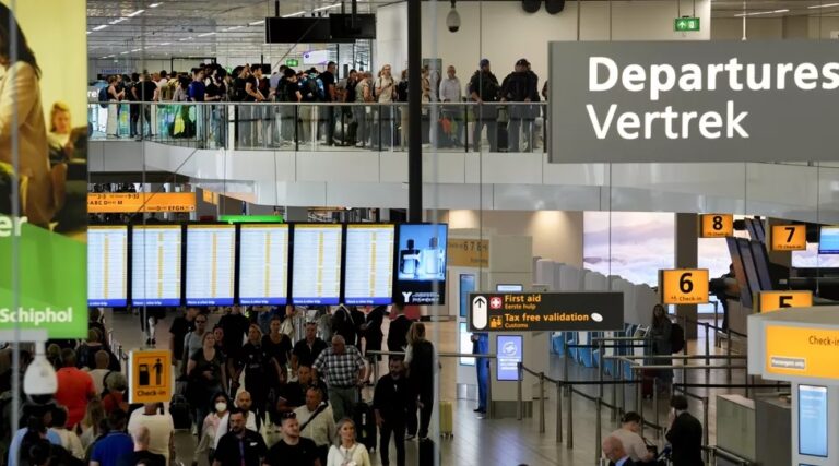 Passageiros enfrentam caos em grandes aeroportos da Europa