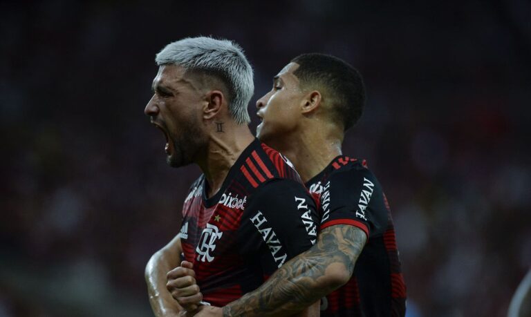 Arrascaeta desequilibra e Flamengo avança na Copa do Brasil