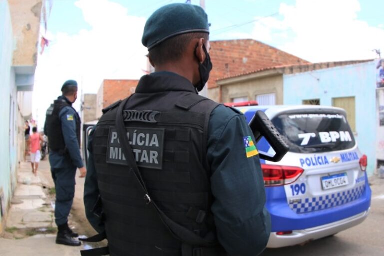 PM prende mulher suspeita de praticar maus-tratos contra os filhos em Lagarto