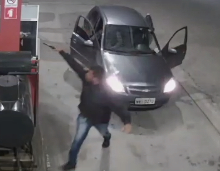 Após assaltos, quatro homens tombam em confronto com a polícia