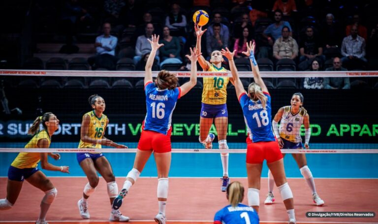Brasil estreia com vitória no Mundial de vôlei feminino