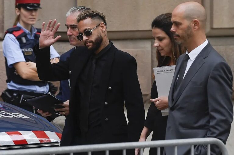 Neymar será julgado a partir de hoje por transferência do Santos ao Barcelona