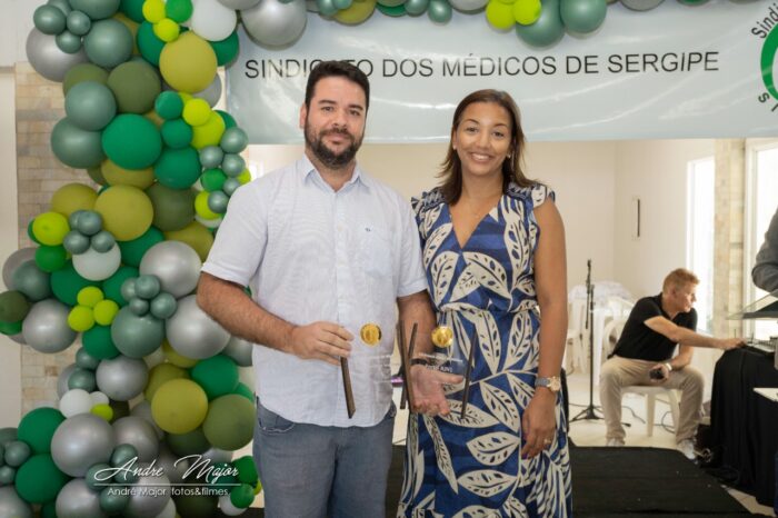 AJN1 e Correio de Sergipe são homenageados pelo Sindimed-SE