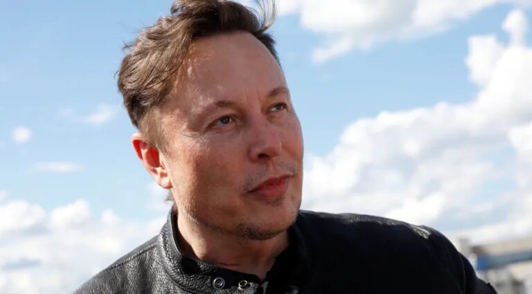 Elon Musk diz ter comprado o Twitter