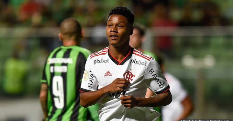 Mesmo com time alternativo, Flamengo bate América-MG no Independência