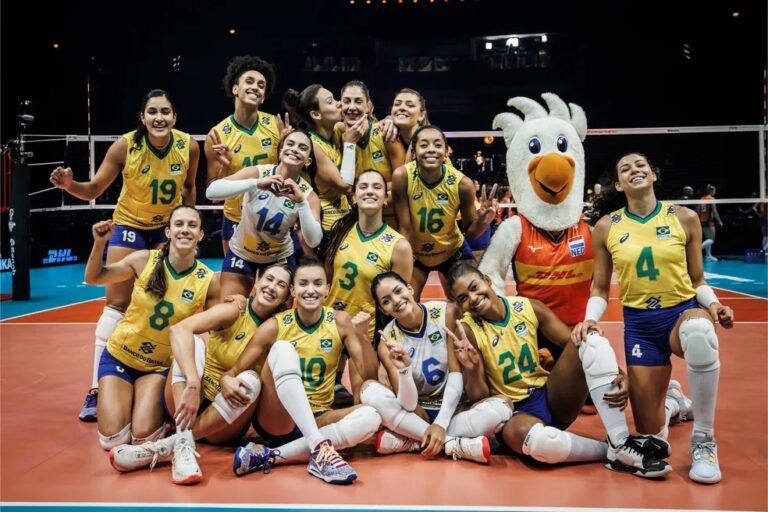 Brasil se impõe, elimina Holanda e fica perto da vaga no Mundial