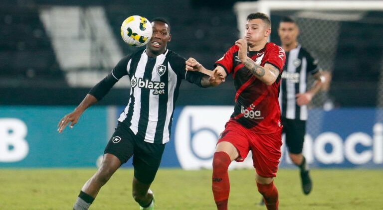 Athletico-PR e Botafogo medem forças em busca de vaga na Libertadores