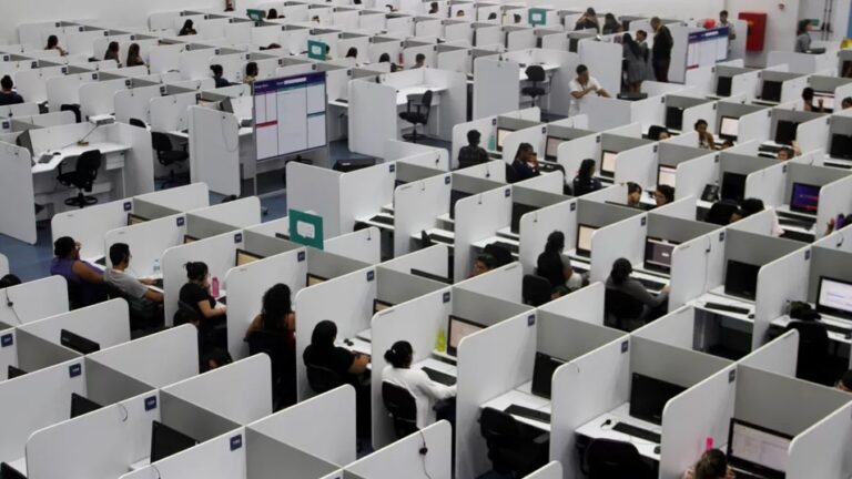 Entre 2024 e 2025, 45% das contratações do setor de Telesserviços foram de beneficiários de programas sociais, aponta ABT