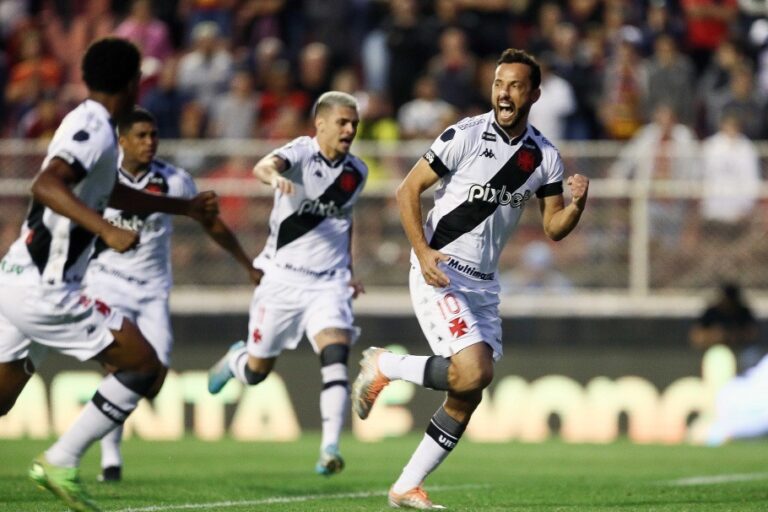 Bahia e Vasco garantem vaga na Série A do Brasileirão 2023