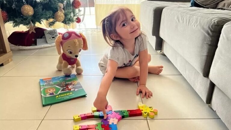 ‘Escrevia o nome antes de 3 anos’: quem é a mais nova superdotada do Brasil