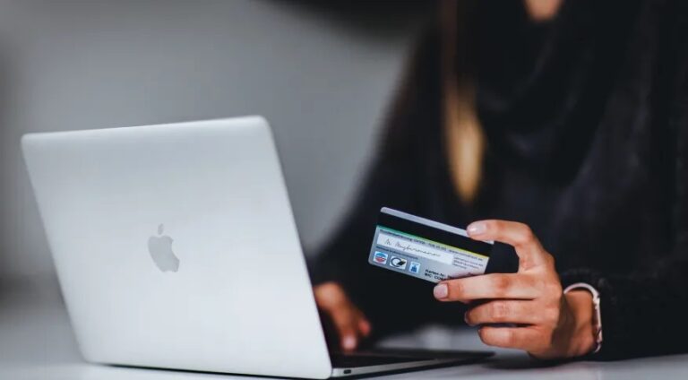 Aprenda a comprar sem cair em golpes na internet