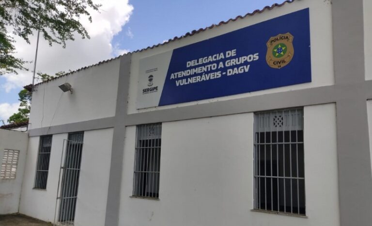 Homem é preso após agredir companheira por discordância de voto