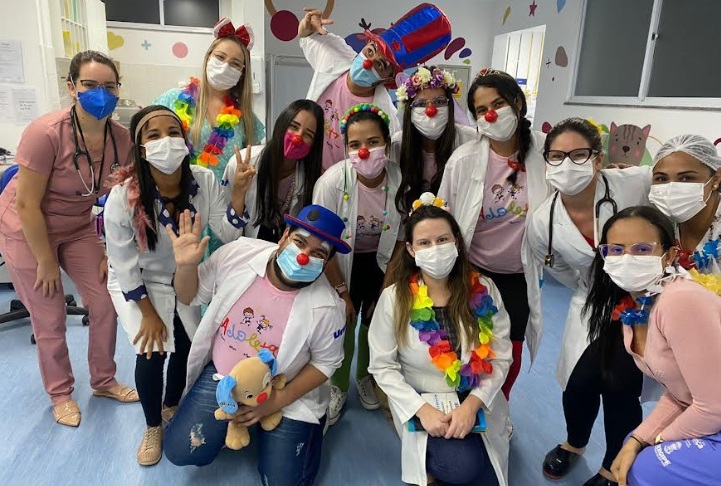 Projeto universitário promove leveza e humanização a crianças hospitalizadas
