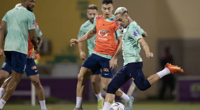 Brasil joga com reservas para garantir 1º lugar do grupo na Copa