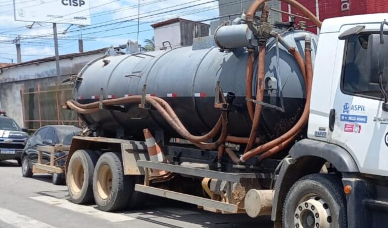 Polícia Militar intercepta tentativa de furto de óleo em base da Petrobras
