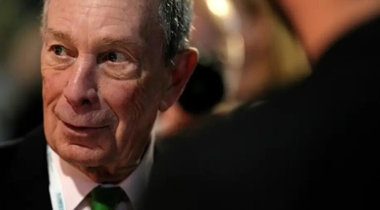 Compras de natal? Dono da Bloomberg quer comprar Dow Jones ou Washington Post, diz site