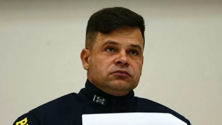 Gestão Bolsonaro dispensa chefe da PRF investigado por blitz nas eleições