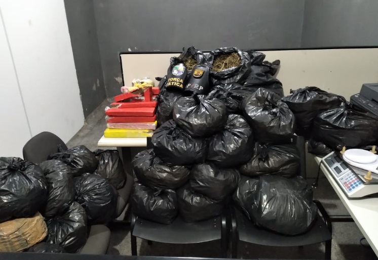 Polícia Militar apreende 70kg de maconha em Socorro