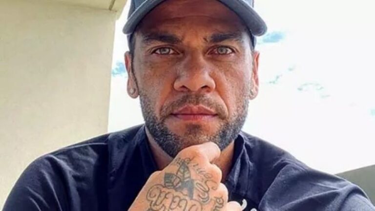 Daniel Alves é investigado por agressão sexual, confirma tribunal