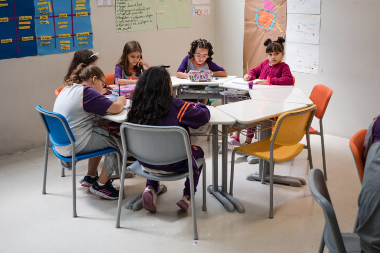 Veja 5 dicas de como os pais podem ajudar os alunos na retomada dos estudos