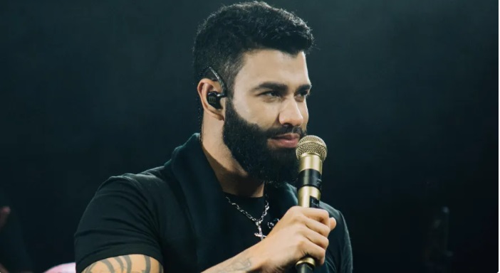 Gusttavo Lima expulsa mulher de show após ser atingido por garrafa d’água; veja vídeo