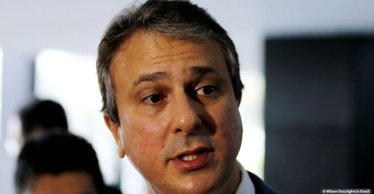 Santana põe alfabetização na idade certa como maior prioridade do MEC