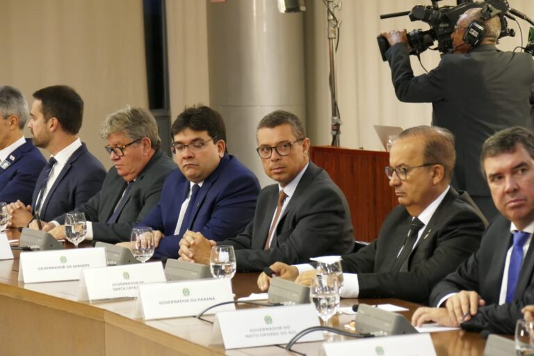Mitidieri e demais governadores do país se reúnem com presidente Lula