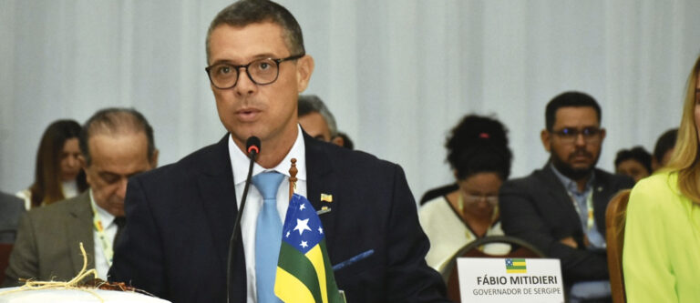 Fábio retomará posto de governador nesta terça-feira, 21