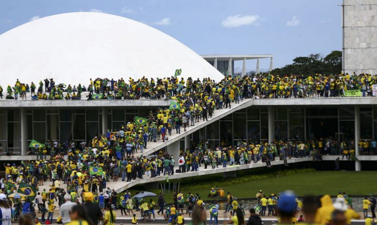 CBF repudia uso da camisa da seleção em manifestações antidemocráticas